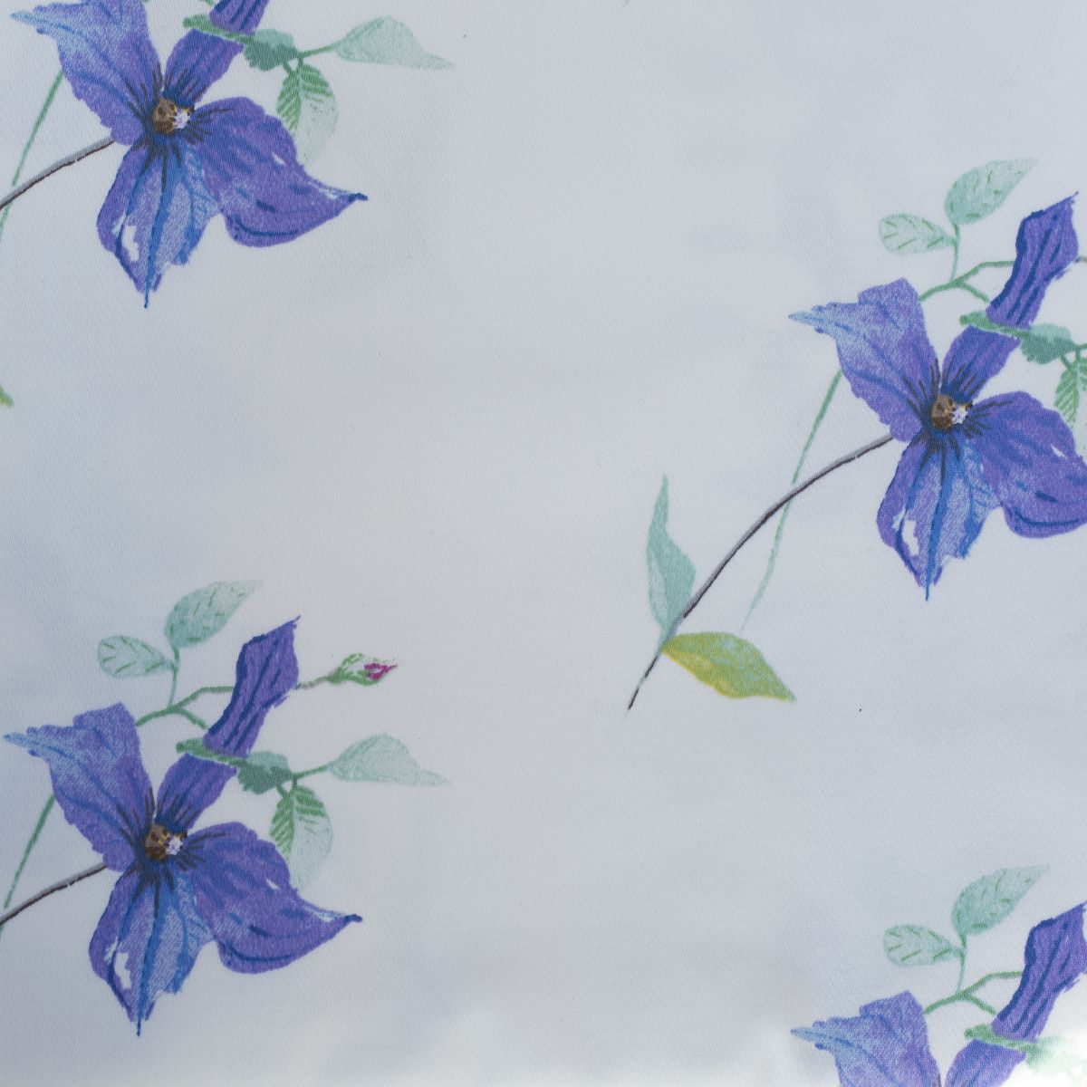 Round Tablecloth in Clematis Design