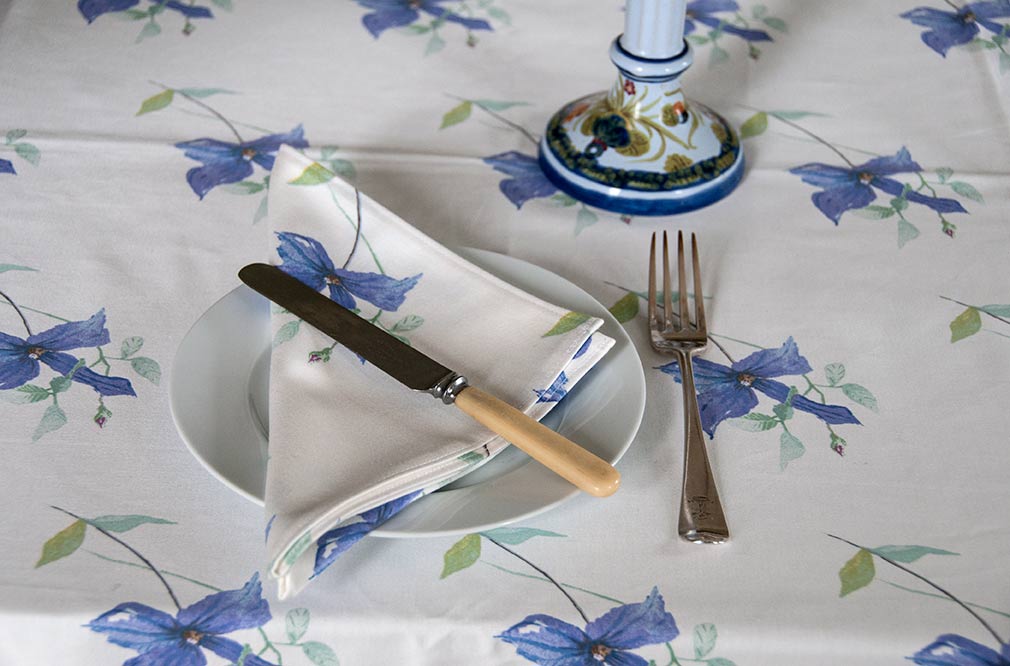 Oblong Tablecloth in Clematis Fabric