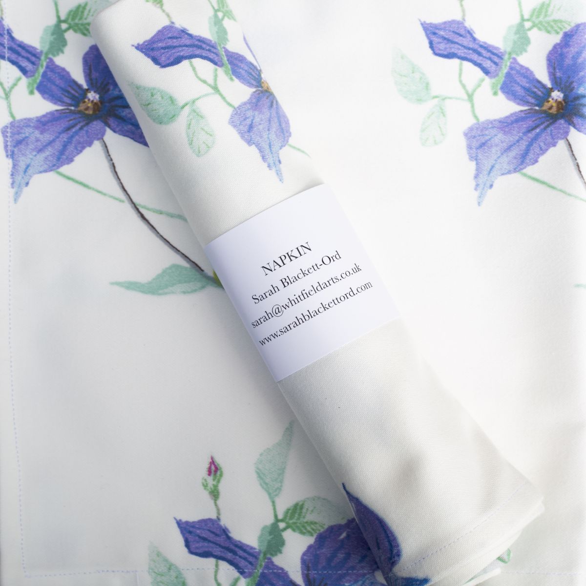 Set of 6 cotton napkins in three different floral designs